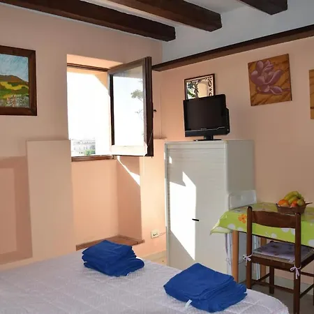 Castello8 Studio Flat Lägenhet